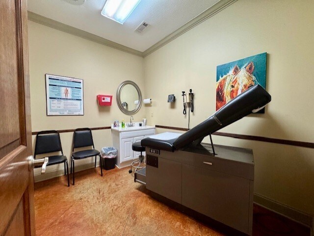 More Photos Of 2464 Main St, Plantersville Medical For Sale