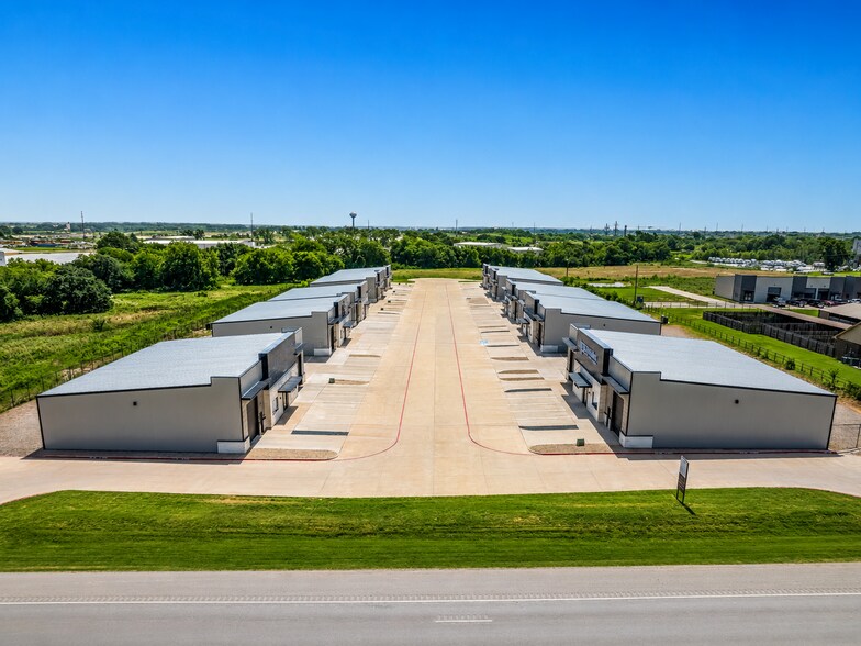 More Photos Of 4620 US 377 Hwy, Aubrey Unknown For Lease