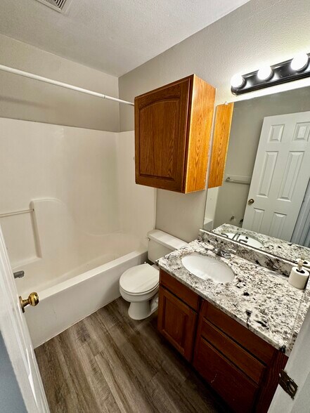 More Photos Of 1902 S 8th St, Waco Multifamily For Sale