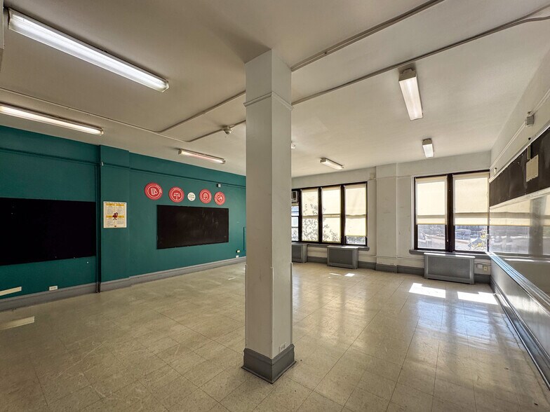 More Photos Of 500 Courtlandt Ave, Bronx Schools For Lease
