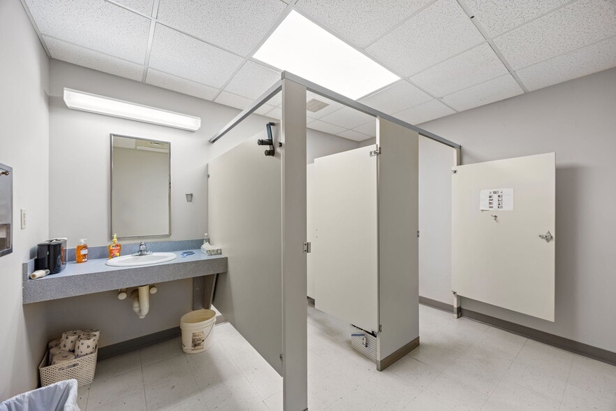 More Photos Of 9 Walden Ridge Dr, Asheville Medical For Lease