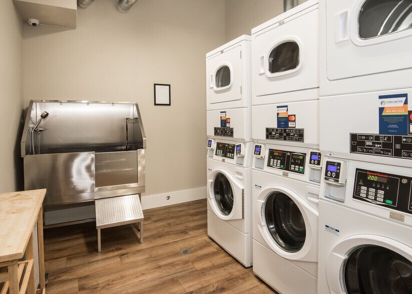 More Photos Of 1020 SE 60th Ave, Portland Apartments For Sale