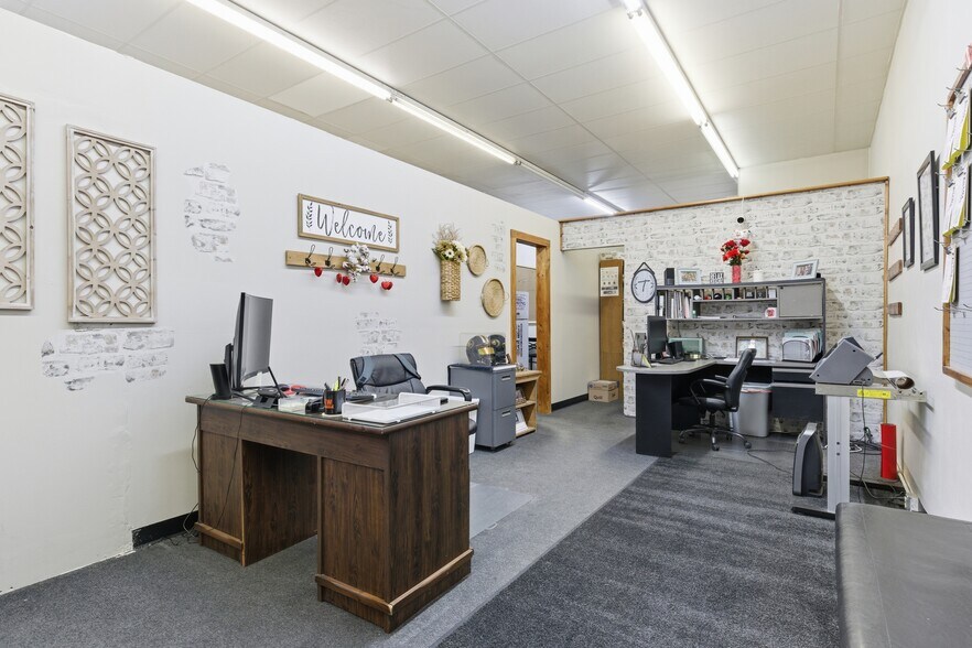 More Photos Of 622 N Central Ave, Connersville General Retail For Sale