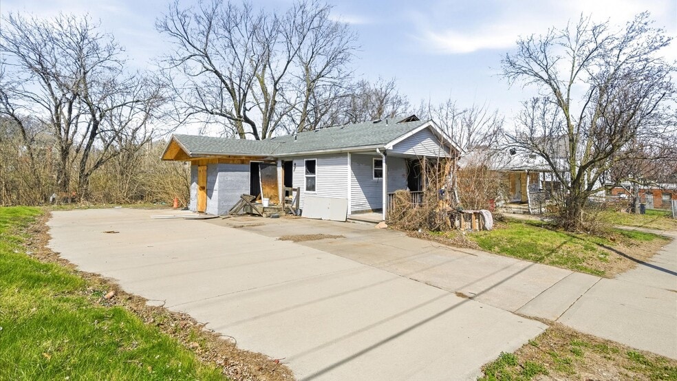 More Photos Of 4418 Monroe Ave, Kansas City Multifamily For Sale