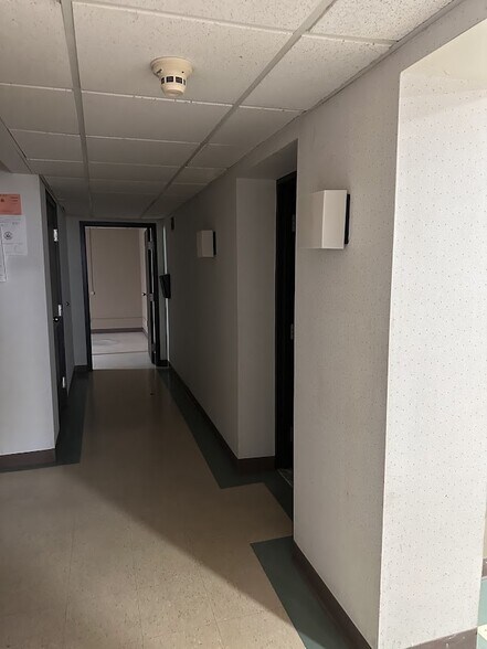 More Photos Of 293 W North St, Geneva Loft Creative Space For Lease