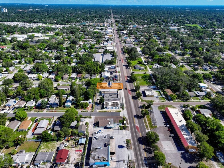 More Photos Of 1401 49th St S, Gulfport Storefront For Sale