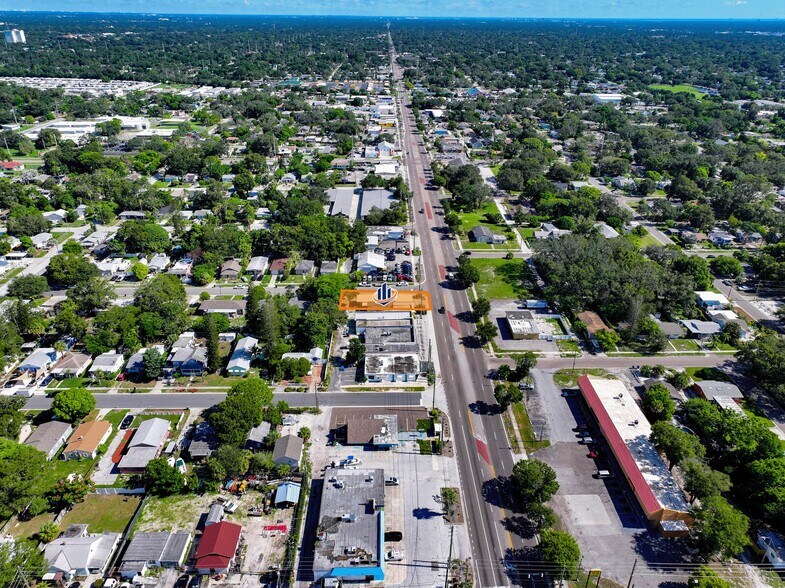 More Photos Of 1401 49th St S, Gulfport Storefront For Lease