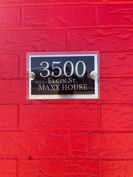 More Photos Of 3500 Elgin St, Houston Flex For Sale