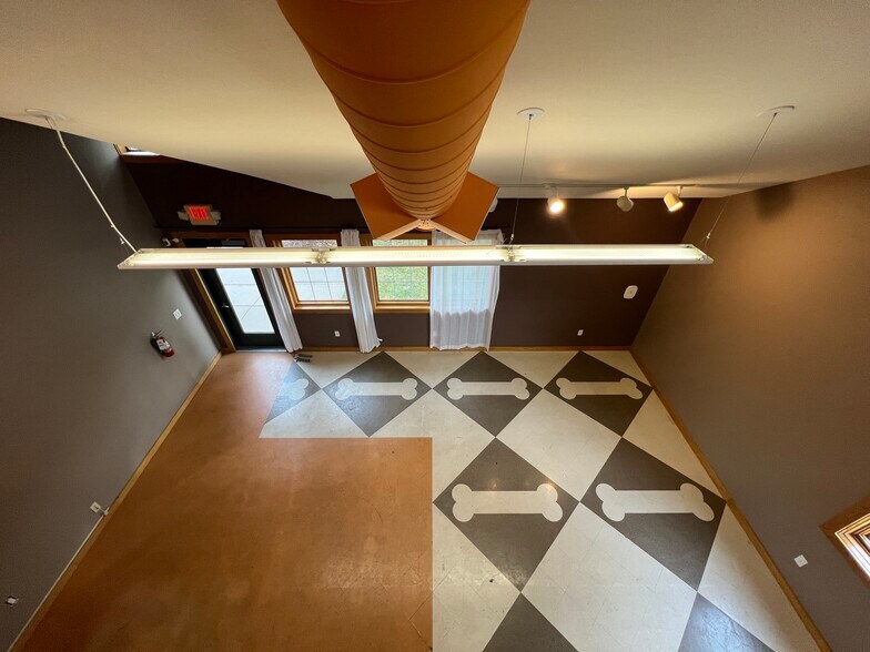More Photos Of 631-637 Struck St, Madison Freestanding For Sale