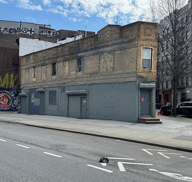 More Photos Of 373 S 1st St, Brooklyn Storefront Retail Office For Lease