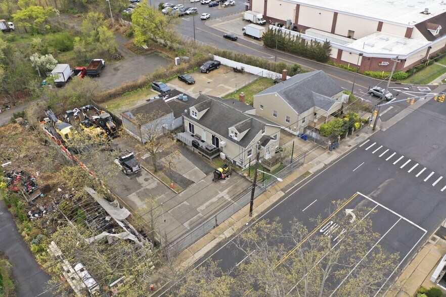 More Photos Of 433 Atlantic Ave, Oceanside Apartments For Sale