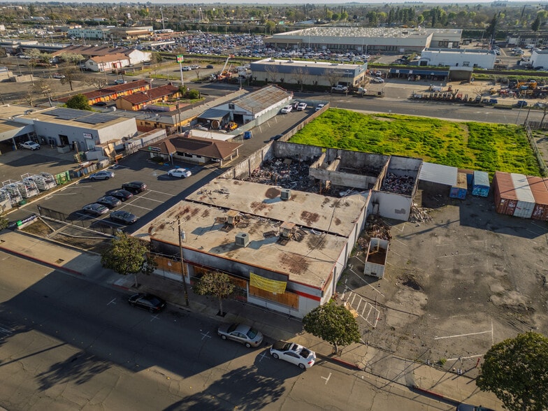 More Photos Of 1346 W Main St, Merced Freestanding For Sale