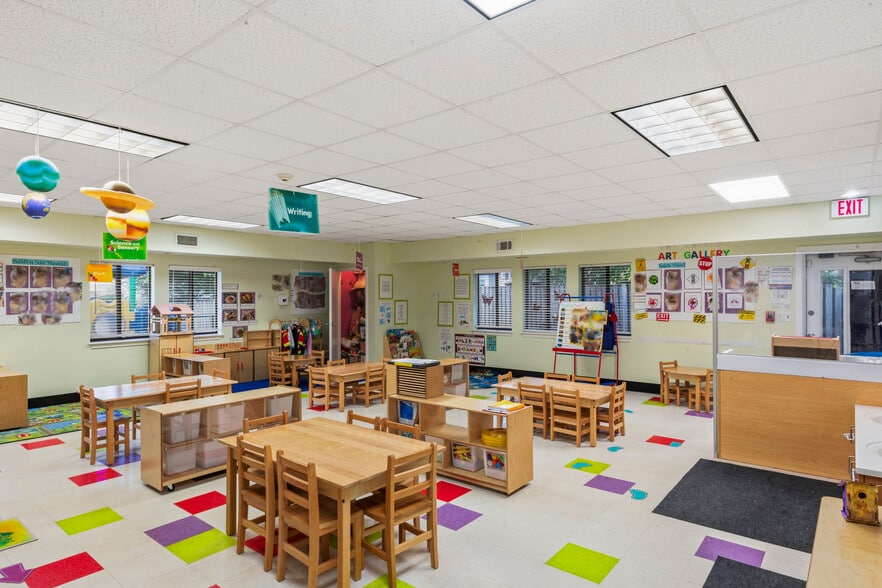 More Photos Of 83 Sugarland Run Dr, Sterling Daycare Center For Lease