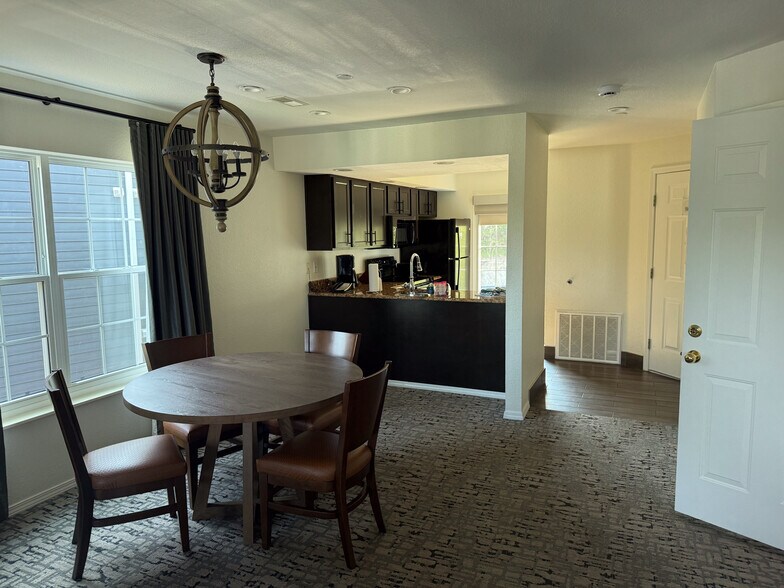 More Photos Of 3165 Falls Pky, Branson Hotel For Sale