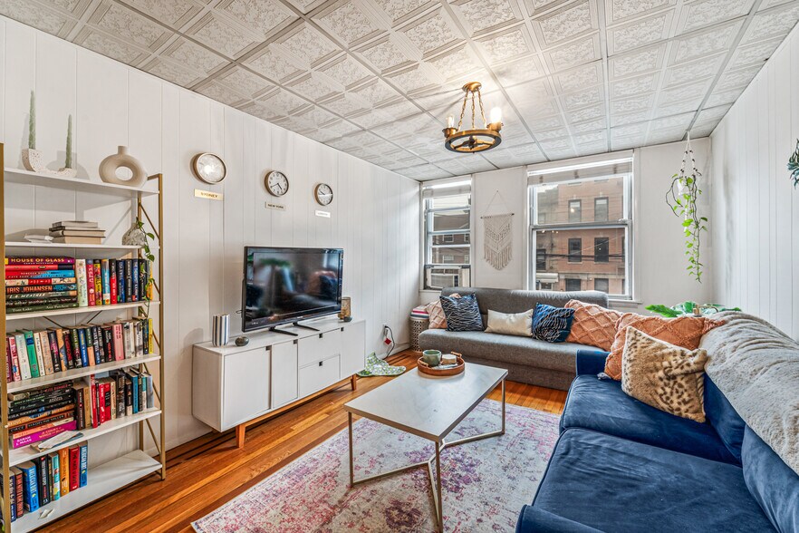 More Photos Of , Astoria General Retail For Sale