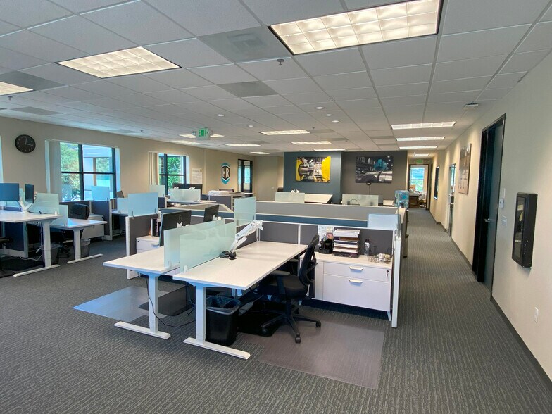 More Photos Of 14284 Danielson St, Poway Office For Lease
