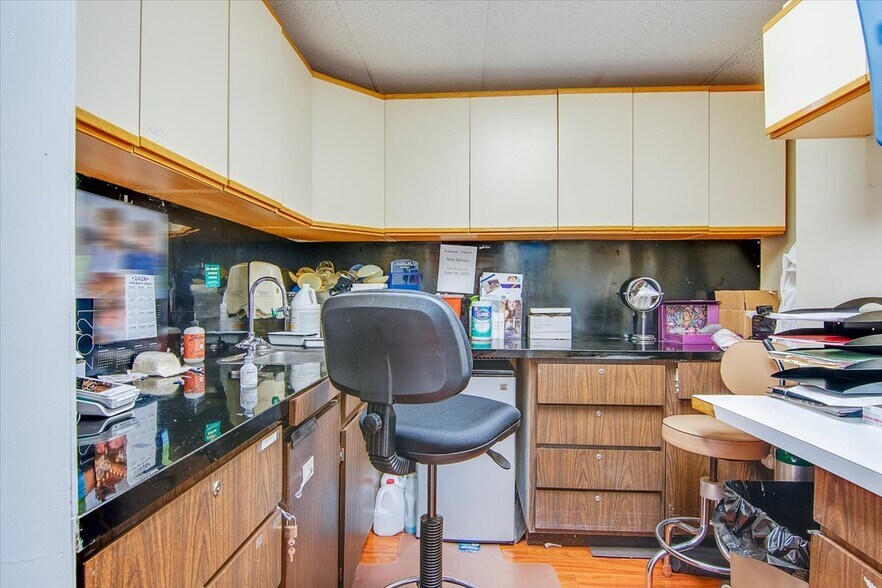 More Photos Of 383 Northfield Rd, West Orange Medical For Sale