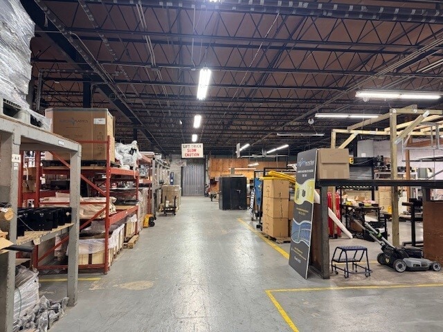 More Photos Of 140 Emjay Blvd, Brentwood Manufacturing For Sale