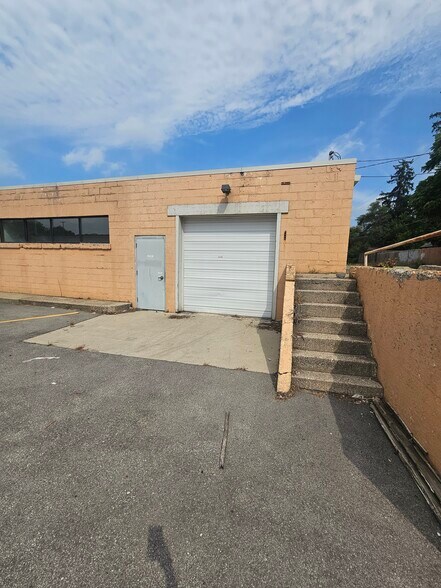 More Photos Of 2242 Division Ave S, Grand Rapids Freestanding For Lease