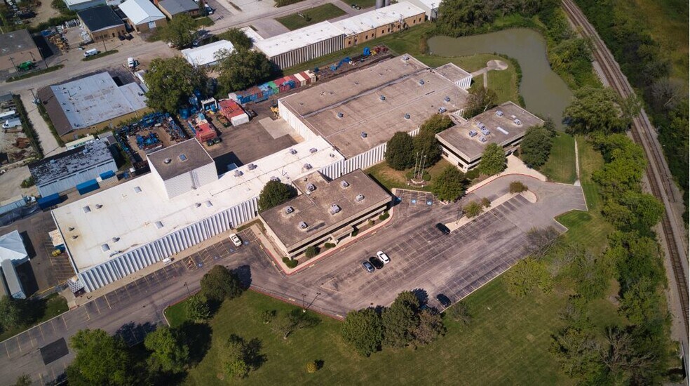 Primary Photo Of 1 Energy Dr, Lake Bluff Warehouse For Sale