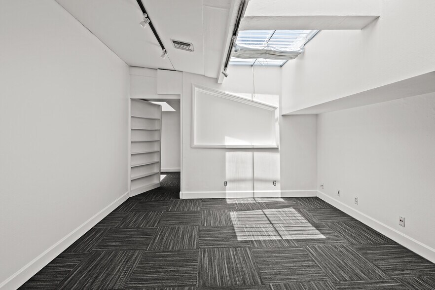 More Photos Of 6910-6912 Santa Monica Blvd, Los Angeles Loft Creative Space For Lease