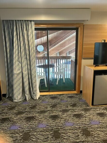 More Photos Of 789 E Milltown Rd, Wooster Hotel For Sale