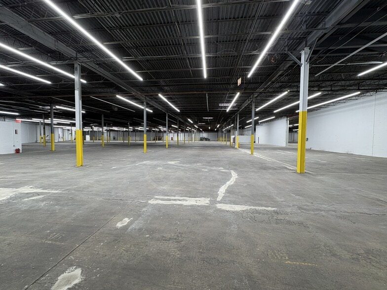 More Photos Of 45 Linden Ave E, Jersey City Warehouse For Lease