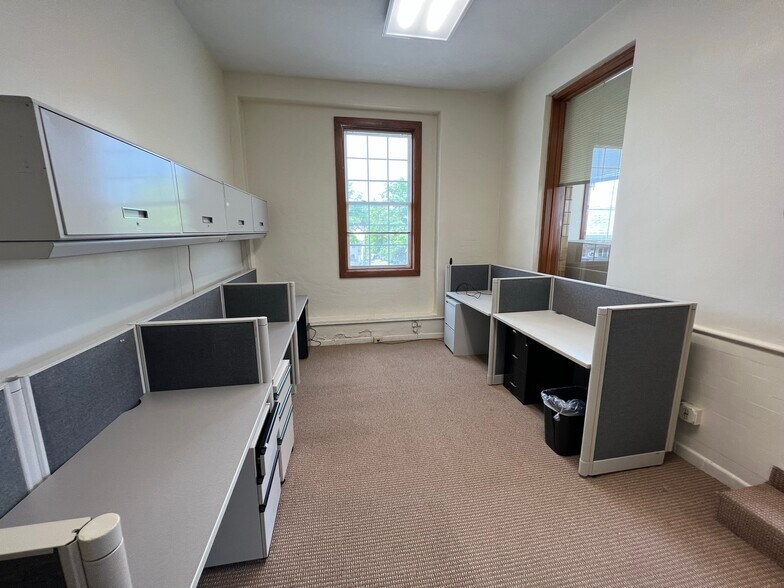 More Photos Of 499-500 Grotto St N, Saint Paul Loft Creative Space For Sale