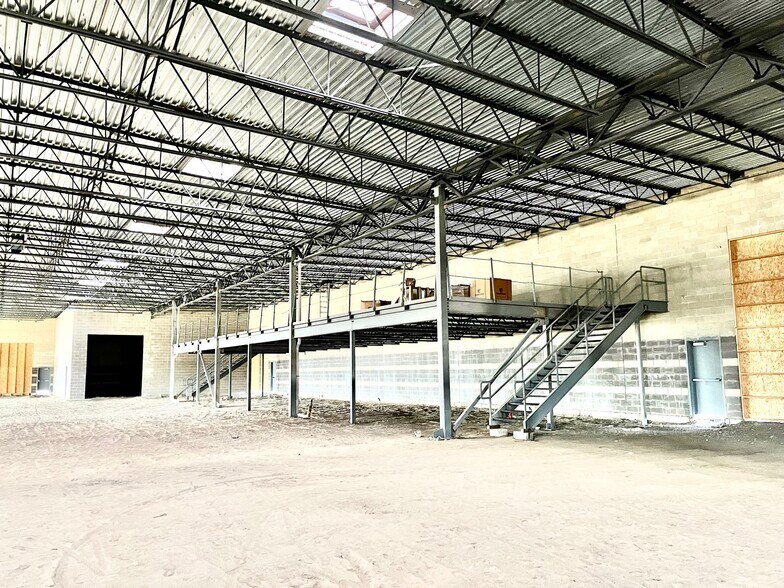 More Photos Of 2943 Belmont, West Richland Distribution For Lease