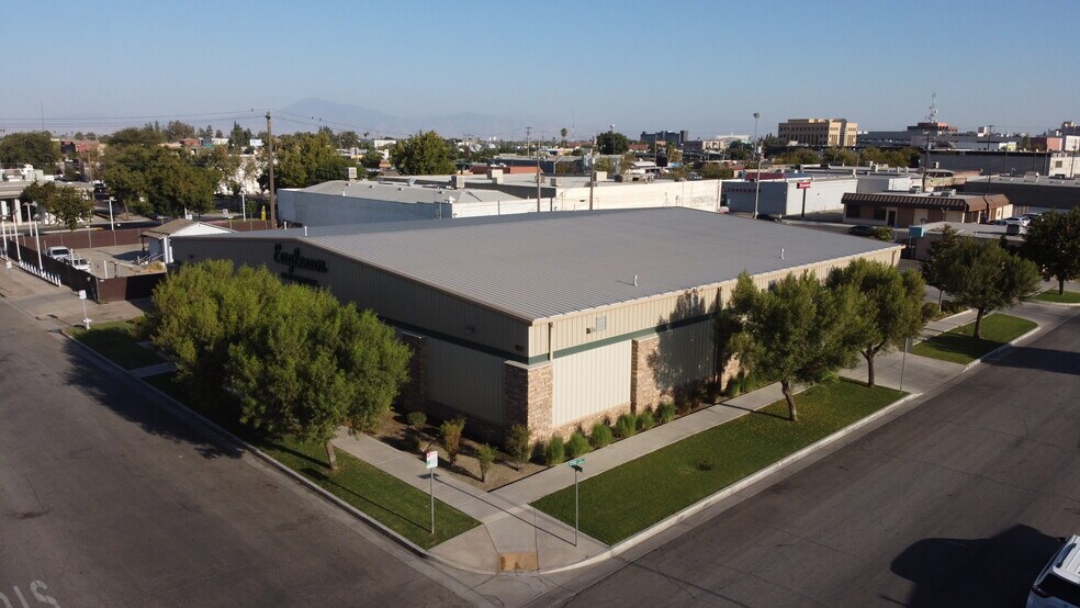 More Photos Of 1517 25th St, Bakersfield Auto Repair For Lease