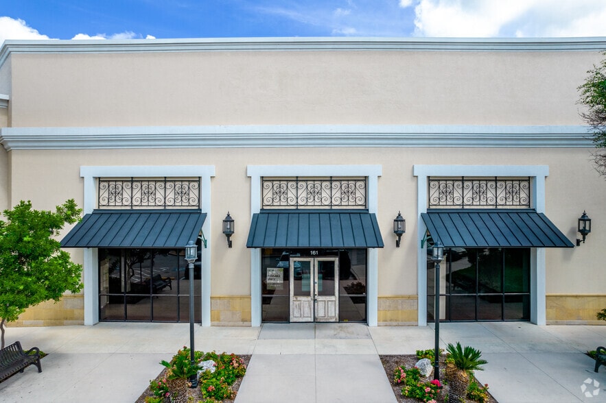 More Photos Of 999 E Basse Rd, San Antonio Unknown For Lease