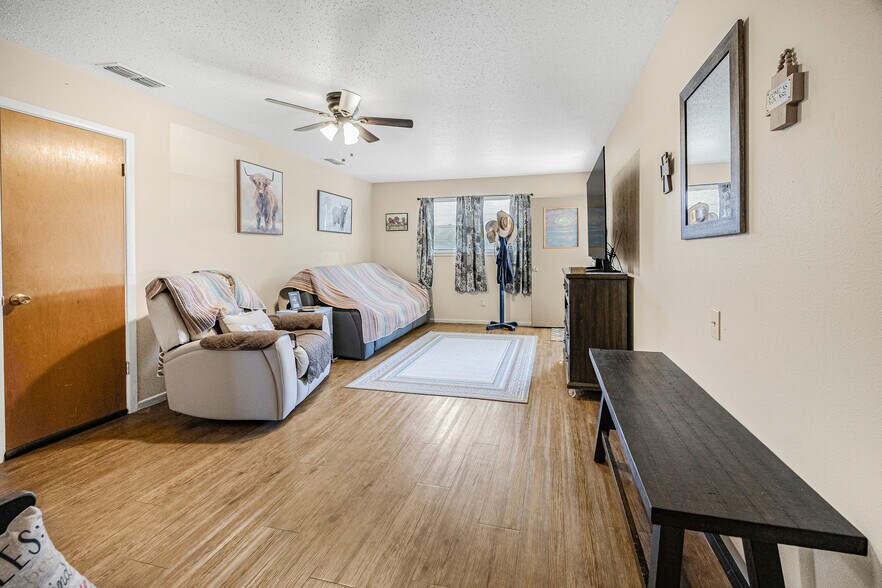 More Photos Of 501-524 Plaza Dr, Slaton Apartments For Sale