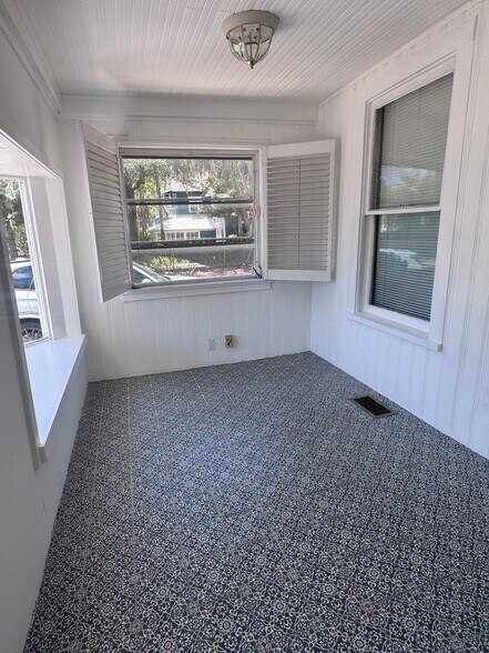 More Photos Of 12 W Orange St, Tarpon Springs Loft Creative Space For Lease