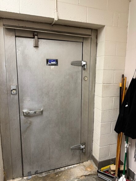 More Photos Of 4141 Clemson Blvd, Anderson Restaurant For Sale