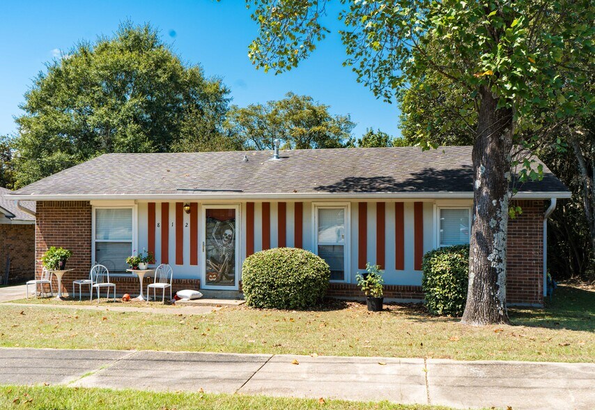 More Photos Of , Montgomery Specialty For Sale