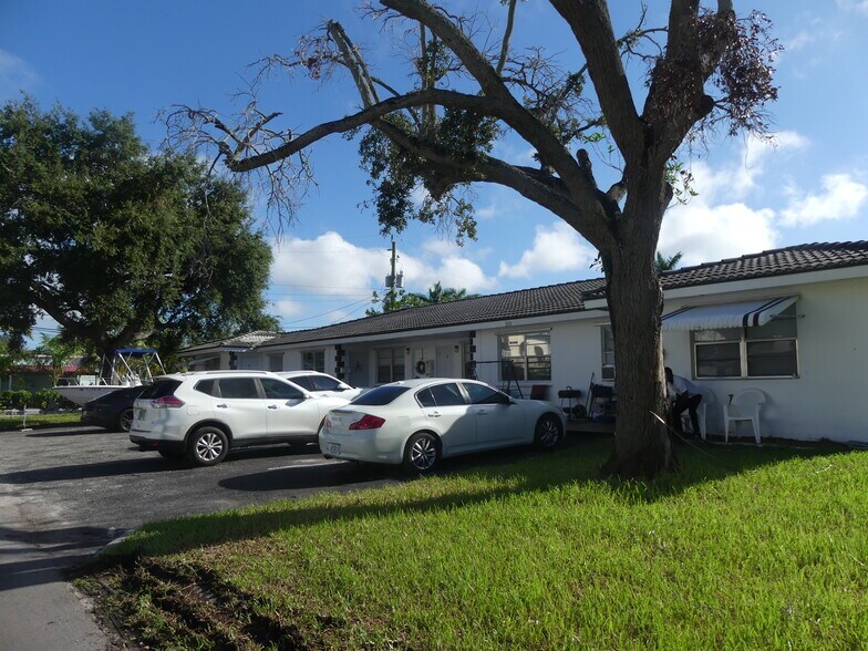 More Photos Of 213 SE Park St, Dania Apartments For Sale