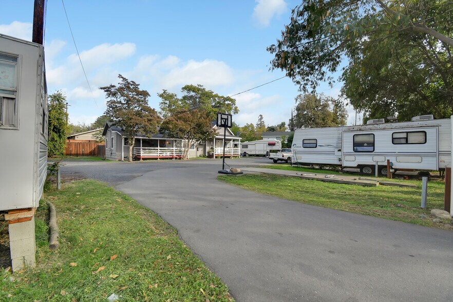 16751683 Oak St, Oroville, CA 95965 Manufactured Housing Mobile Home