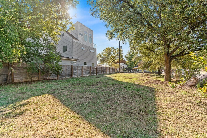 More Photos Of 1800 E Martin Luther King Jr Blvd, Austin Land For Sale