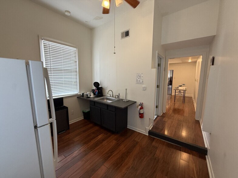 More Photos Of 734 Nashville Ave, New Orleans Freestanding For Lease