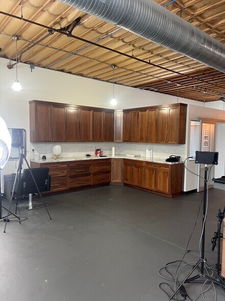 More Photos Of 415 S Cedros Ave, Solana Beach Storefront Retail Office For Lease