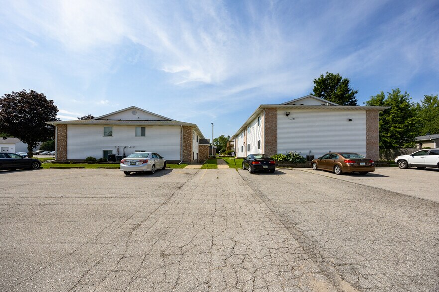 More Photos Of 115 Sugar Creek Ln, North Liberty Multifamily For Sale