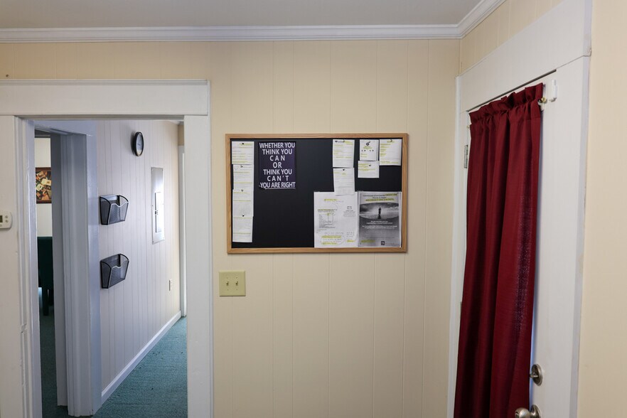 More Photos Of 1616 Blountville Blvd, Blountville Office Residential For Sale