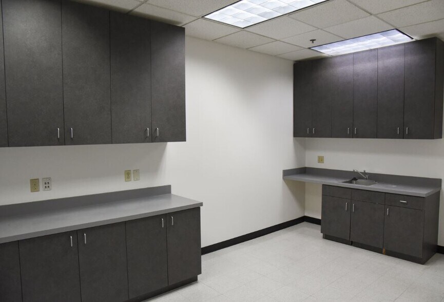 More Photos Of 23792 Rockfield Blvd, Lake Forest Office For Lease