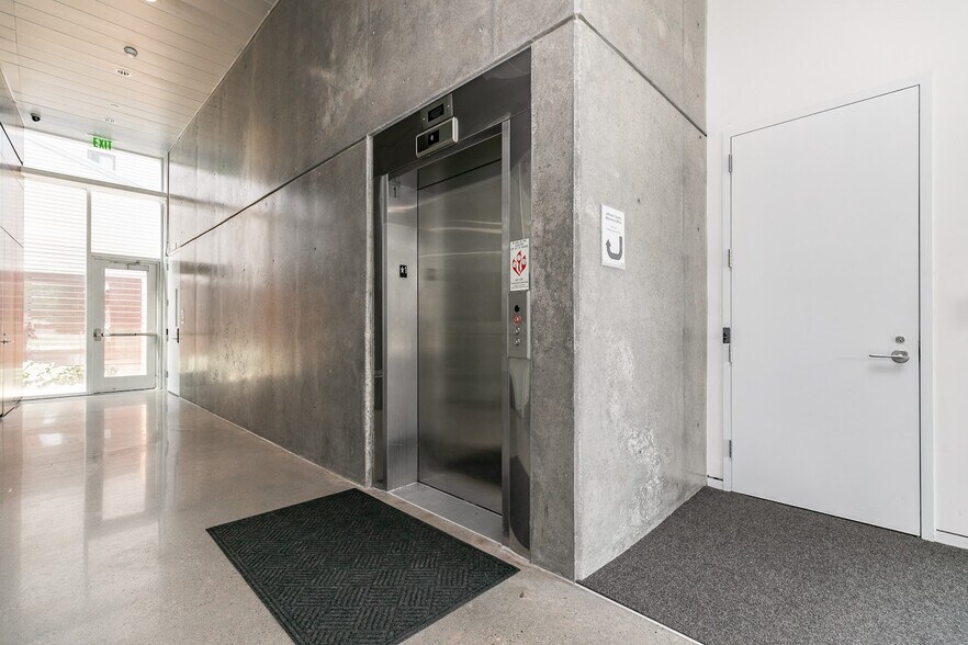 More Photos Of 500 S Clinton St, Iowa City Office Residential For Lease