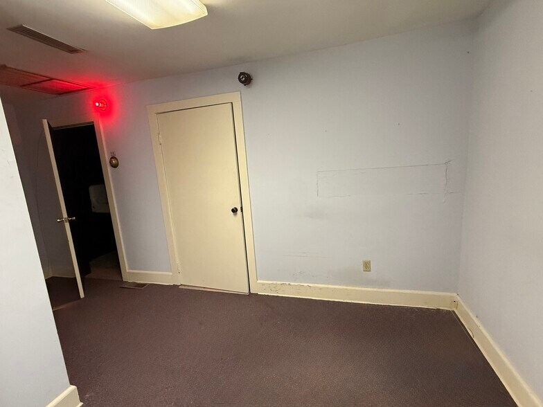 More Photos Of 514 E Barbour St, Eufaula Flex For Sale