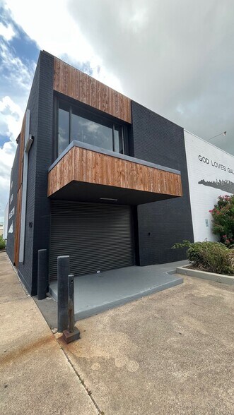 More Photos Of 4124 Broadway St, Galveston Storefront Retail Residential For Sale