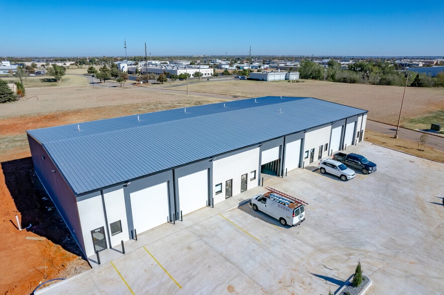 More Photos Of 8101 Silver Xing, Oklahoma City Unknown For Lease