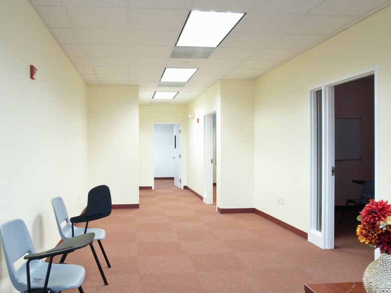 More Photos Of 43130 Amberwood Plz, South Riding Medical For Lease