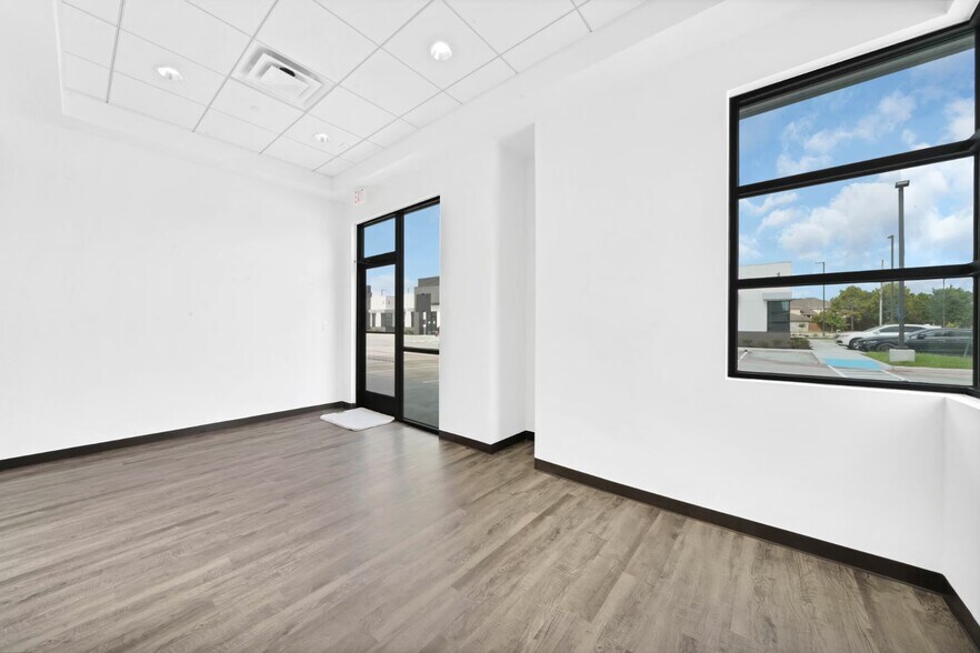 More Photos Of 12280 Broadway St, Pearland Office For Lease