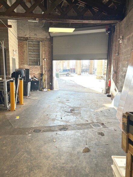 More Photos Of 1709 W Washington Blvd, Chicago Warehouse For Sale